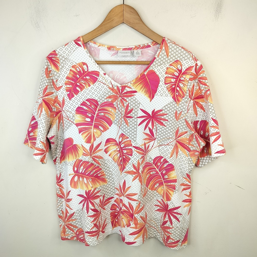 Weekends by Chicos Top 2 / Large Tropical Palm Leaf V-Neck Casual Pink Tee